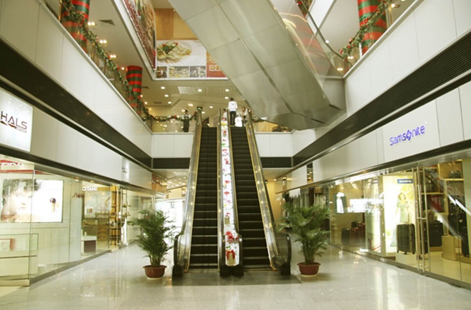 Trung tâm thương mại nằm ngay trong Dự án Indochina Riverside Tower